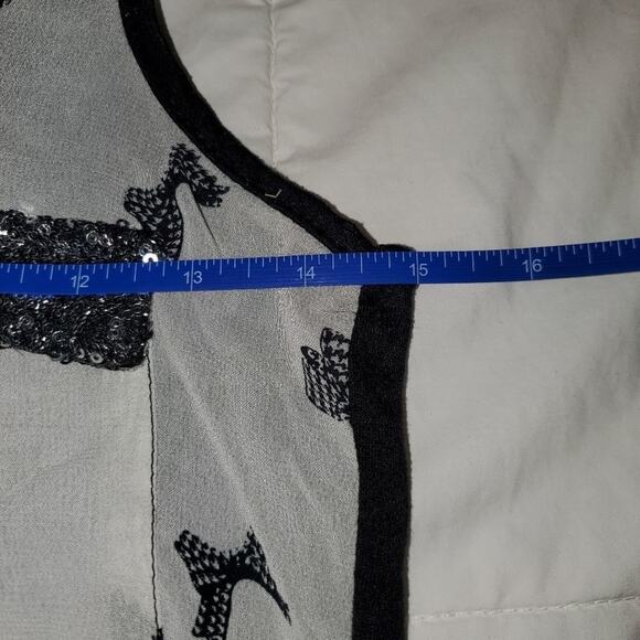 Rue 21 small sheer tank top with sequin accents pockets - Picture 5 of 10